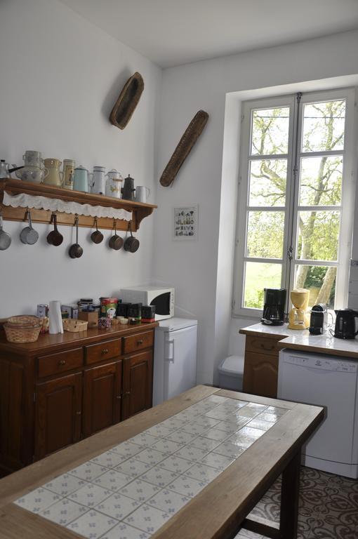 Les Cigales Bed and Breakfast Charols Buitenkant foto