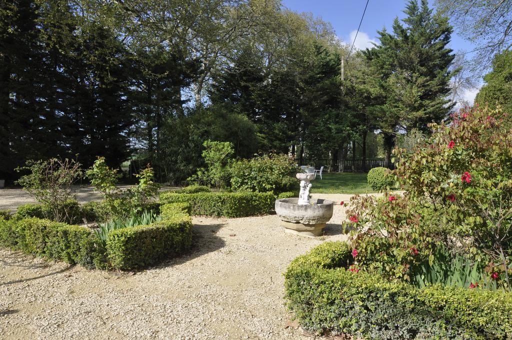 Les Cigales Bed and Breakfast Charols Buitenkant foto