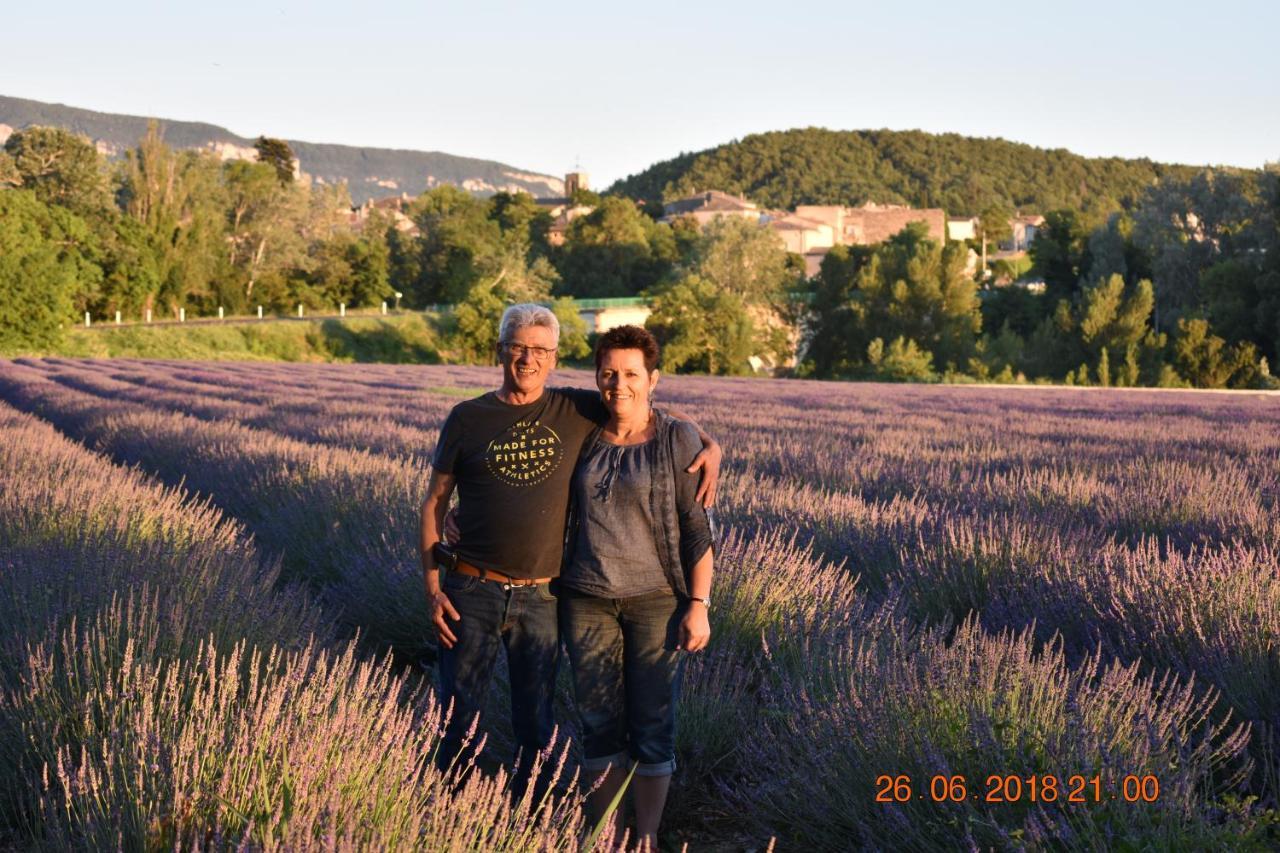 Les Cigales Bed and Breakfast Charols Buitenkant foto