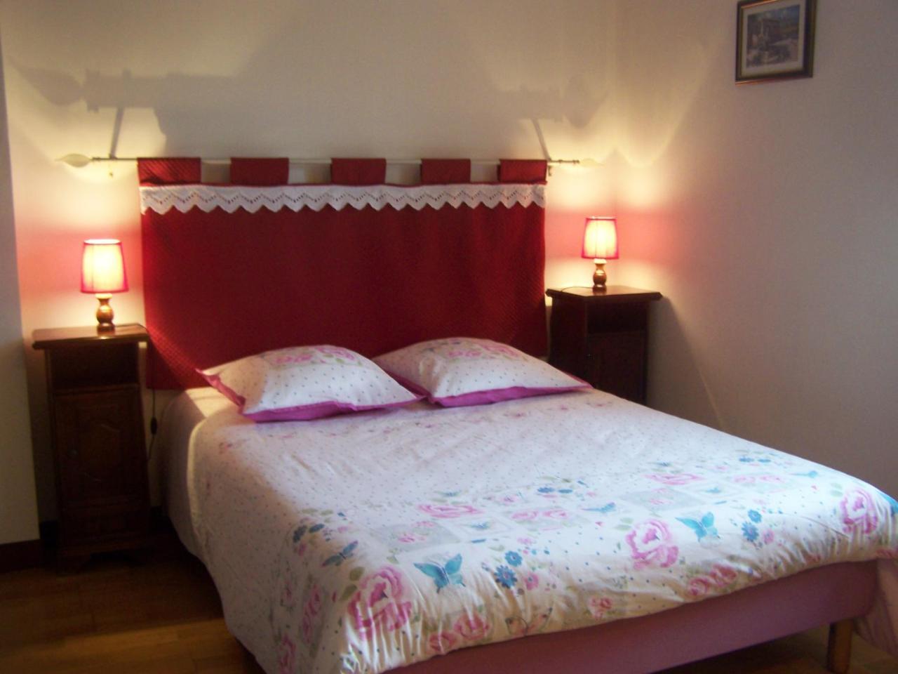 Les Cigales Bed and Breakfast Charols Buitenkant foto